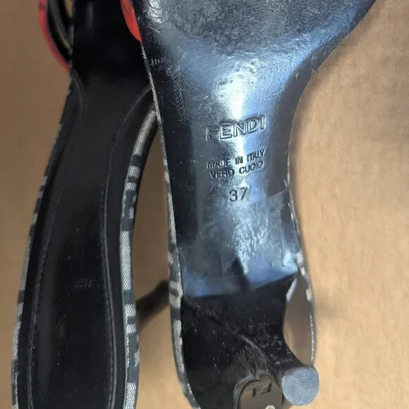Fendi - Emilio Pucci  heels - Picture 4 of 9